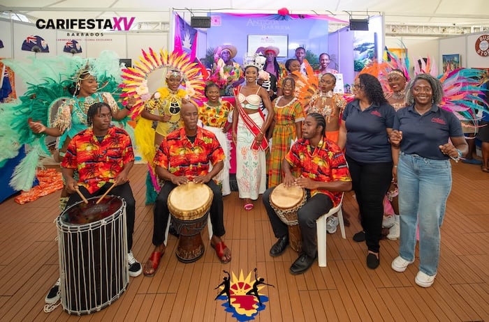 Изпълнители от делегацията на Антигуа и Барбуда почерпиха минувачите с изпълнение на щанда на Антигуа и Барбуда преди Нощта на провинцията на Антигуа и Барбуда | eTurboNews | eTN