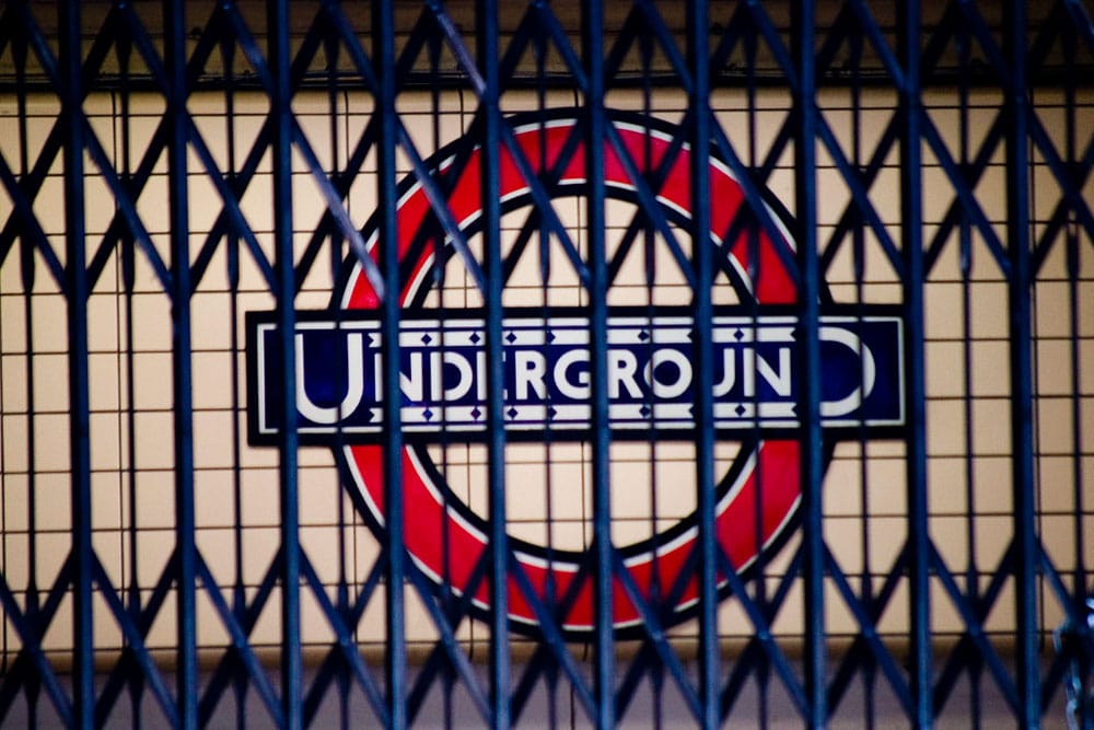 Fekete péntek káosz Londonban, amikor a metrósofőrök sztrájkolnak