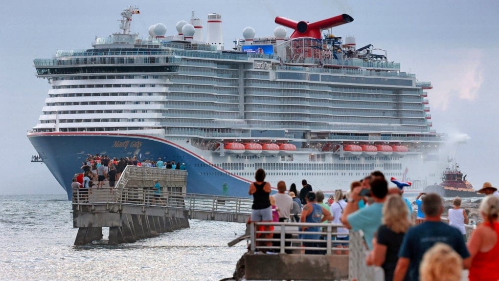 CDC downgrades its cruise travel warning