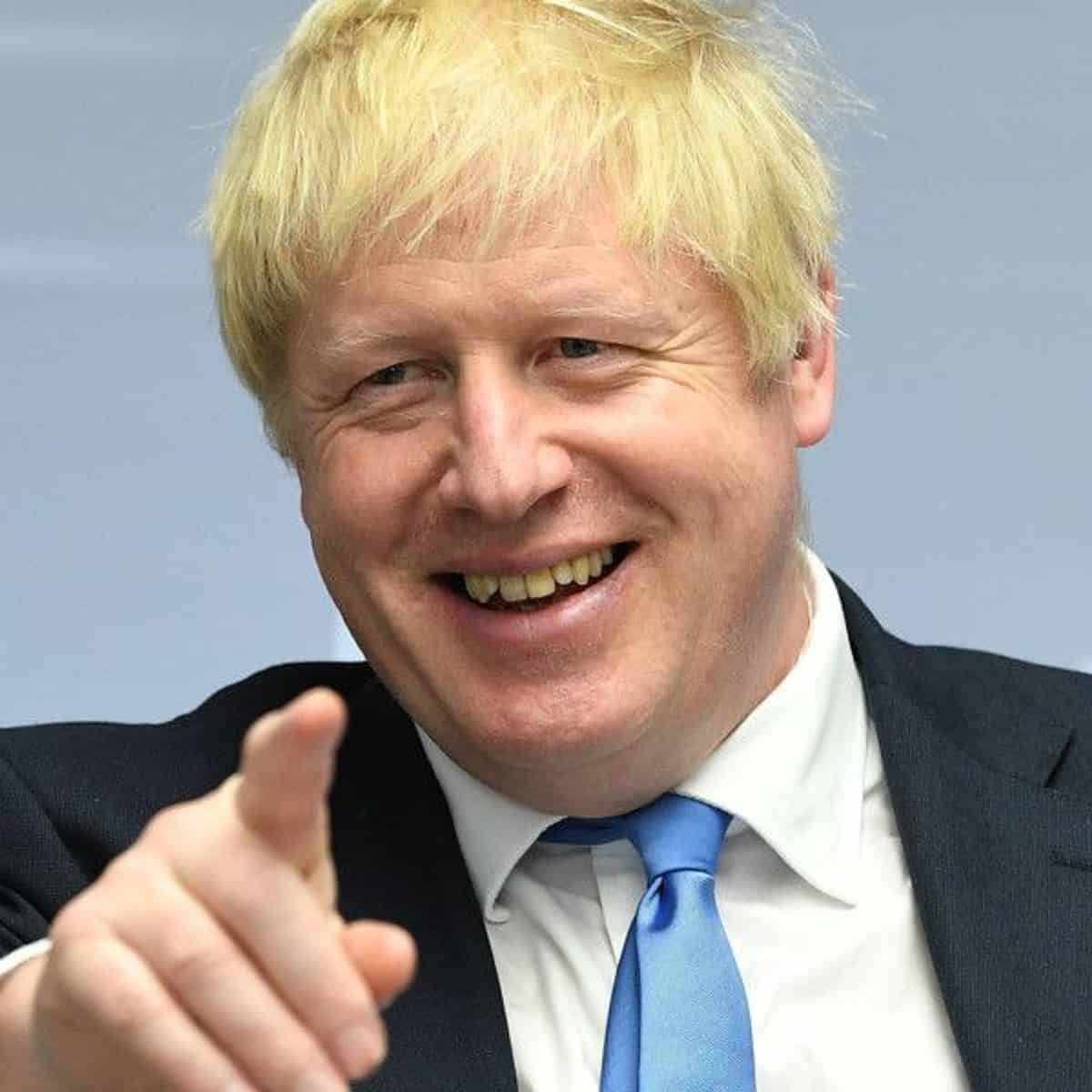 Russland verbietet Premierminister Boris Johnson, die Hälfte der britischen Regierung