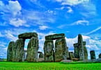 Stonehenge - gambar milik Zdeněk Tobiáš dari Pixabay