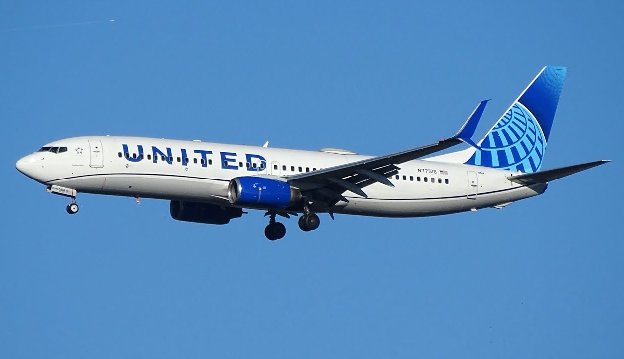 Denní let z Nového Guamu do Tokia-Hanedy na United Airlines