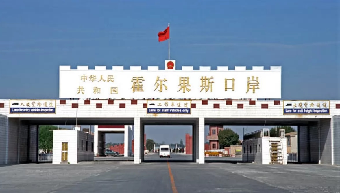 China Reports Record Border Crossings