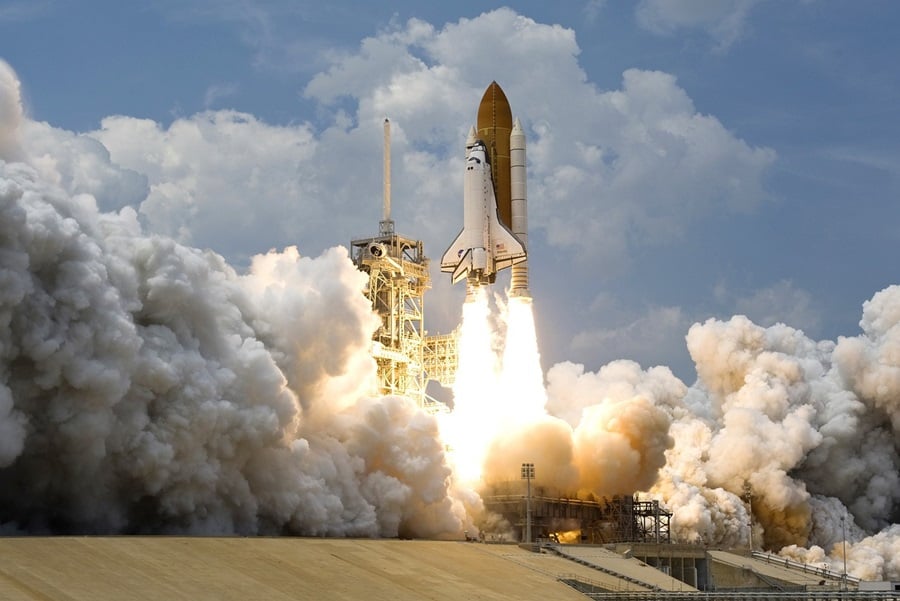 rocket - image courtesy of WikiImages from Pixabay