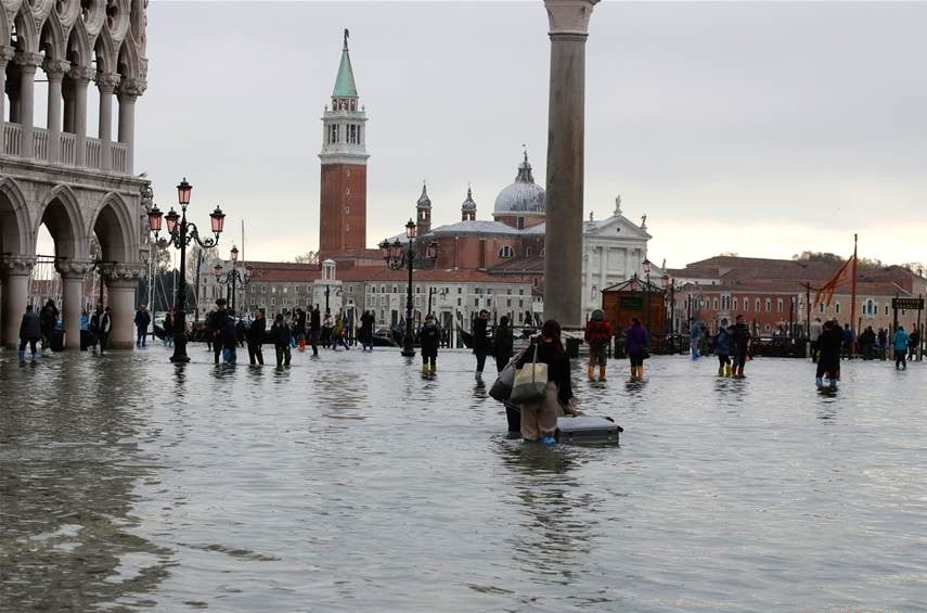 Venice Tourists Better Hurry - City May Sink by 2150
