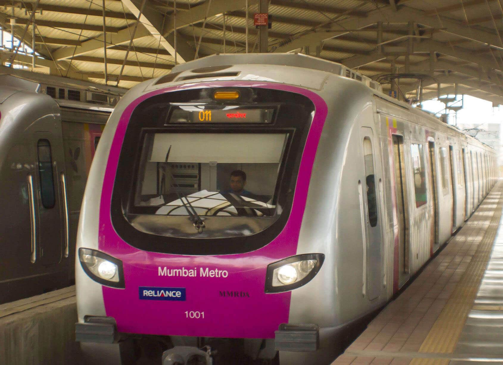 He aha ka mea maʻamau ma waena o Taiwan Tourism Bureau a me Mumbai metro?