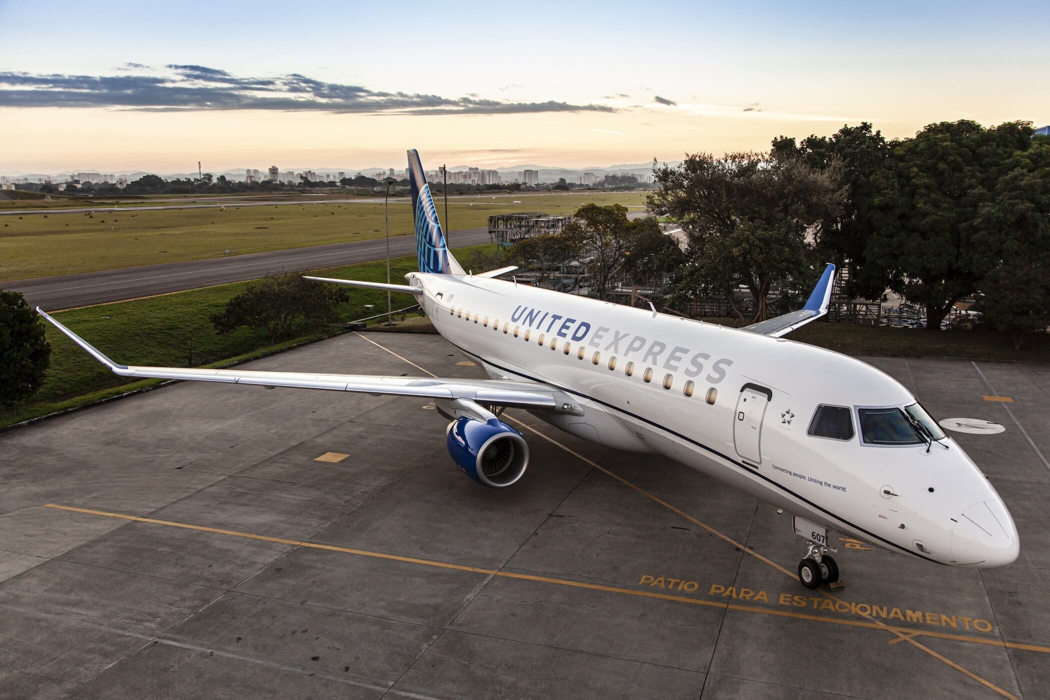 ExpressJet Airlines ogłasza nową bazę załogi Chicago Embraer E175