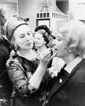 Бізнес-леді Есте Лаудер із клієнтом у 1966 році – зображення люб’язно надано wikipedia.org | eTurboNews | eTN