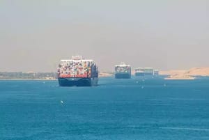 Houthi-terrorangreb forårsager 300 % hop i Suez-kanalens vejafgifter