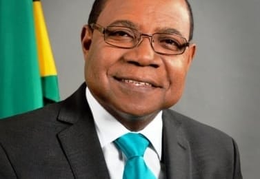 Honorable Ministro Bartlett - imagen cortesía del Ministerio de Turismo de Jamaica