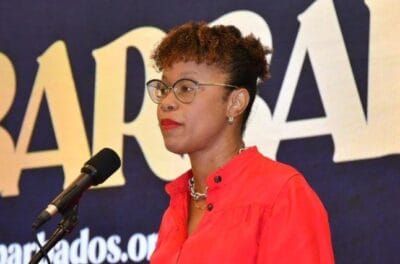 Senadora Lisa Cummins en el Foro de Aviación imagen cortesía del Servicio de Información del Gobierno de Barbados e1656693024313 | eTurboNews | eTN