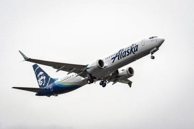 חברת התעופה אלסקה מעבירה את מטוס הבואינג 737-9 MAX הראשון שלה