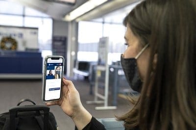 United Airlines lança serviço de atendimento ao cliente virtual sob demanda em aeroportos