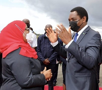 Presiden Samia menyambut Presiden Hichilema gambar milik A.Tairo | eTurboNews | eTN