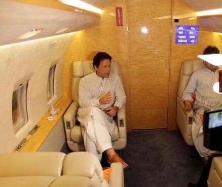 طائرة رئيس الوزراء الباكستاني تهبط اضطراريا في مطار جون كنيدي بنيويورك