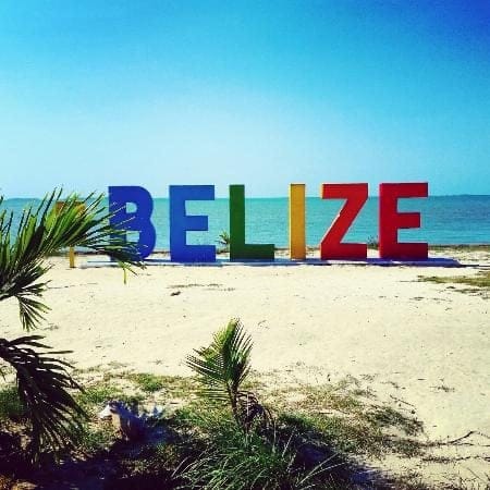 Belize umožňuje očkovaným cestujícím vstoupit bez testování
