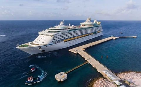 Министерството на туризма на Бахамски острови с удоволствие приветства връщането на Royal Caribbean International