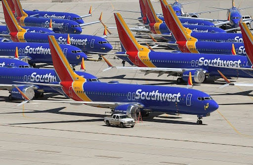 Southwest Airlines demana 100 avions Boeing 737 MAX amb problemes