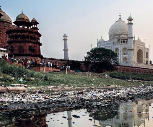 India Industria e turizmit po shembet