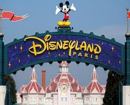 Inilatag ng Disneyland Paris ang welcome mat
