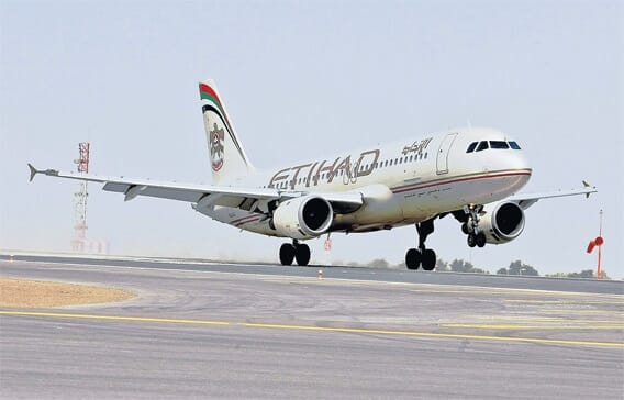 沙特阿拉伯向游客开放后，阿提哈德航空提高了阿布扎比-利雅得的航班频率