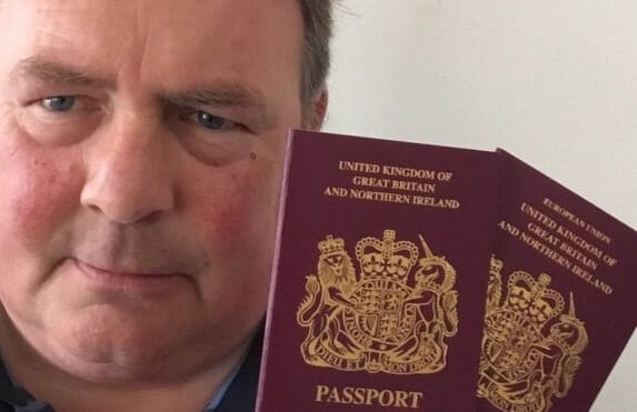 ¡Sorpresa! Los británicos con destino a la UE necesitarán nuevos pasaportes después del 'Brexit sin acuerdo'