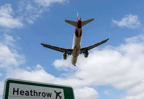 Heathrow suvepuhkus: 1,000,000 10 XNUMX reisijat XNUMX päevaga