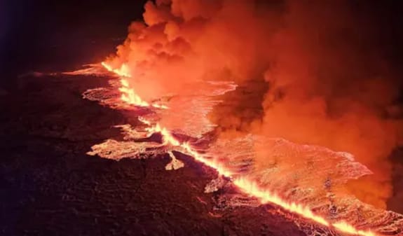 Kuphulika kwa Volcano ku Iceland Siko Kopita Alendo