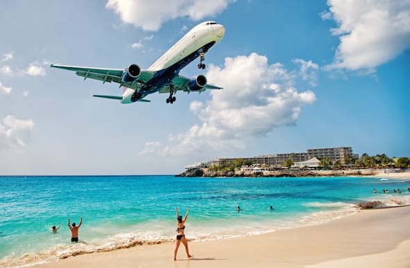 Guvernele din Caraibe au spus să reducă taxele pentru călători pe călătoriile cu avionul