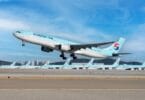 Korean Air stößt auf dem neuen japanischen Flughafen Chitose auf Cathay Pacific