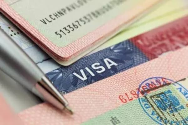 Irán anuncia programa de exención de visa para turistas indios