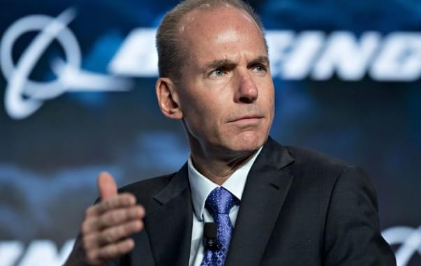 Boeing CEO annoncéiert Ännerungen fir d'Firma Fokus op Produktsécherheet ze stäerken