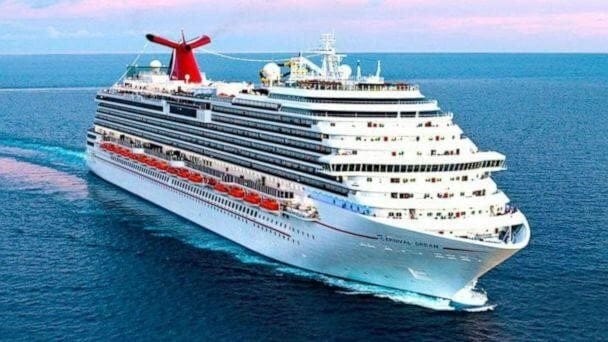 တက္ကဆက်ပြည်နယ်မှ Carnival Cruise သင်္ဘော: ခရီးသည်ခုန်ခဲ့သလား။