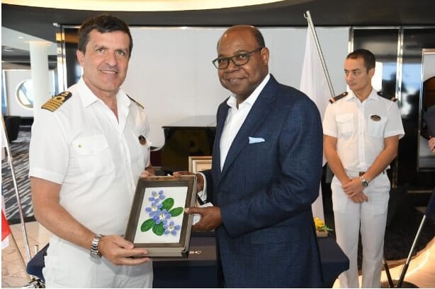 Министр Ямайки ожидает 50,000 XNUMX пассажиров круизного лайнера в Очо-Риосе