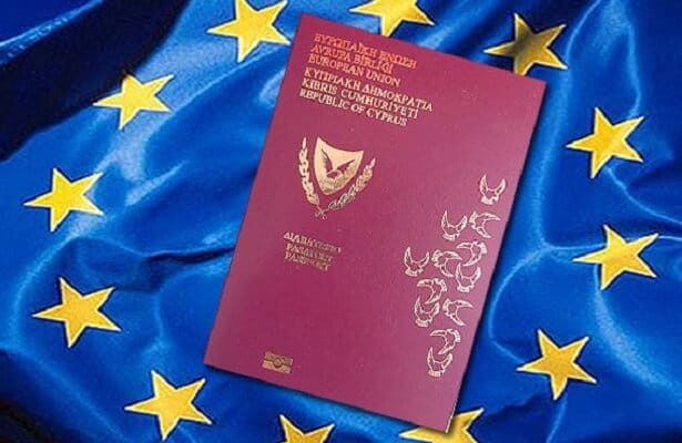 Kipras atims „auksinius pasus“ iš 26 užsieniečių