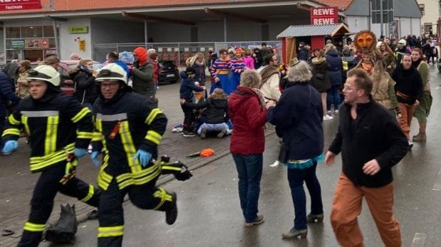 Напад на карнавальний парад поранив 10 людей у ​​Німеччині