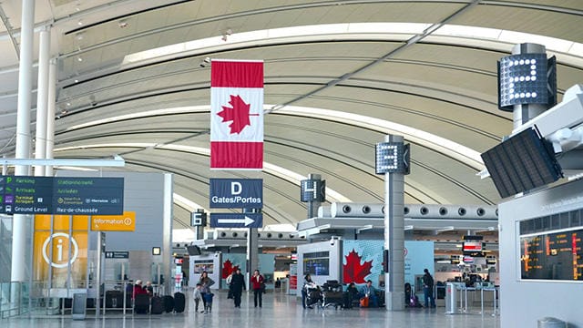 Fluturimi nga India në Kanada mbetet një numër i madh