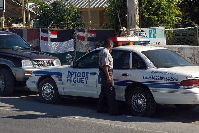 Dominik tur otobüsü ve kamyon çarpışmasında onlarca yabancı turist yaralandı