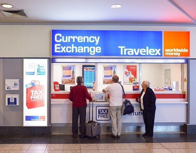 Services de change de devises à l'aéroport de Prague