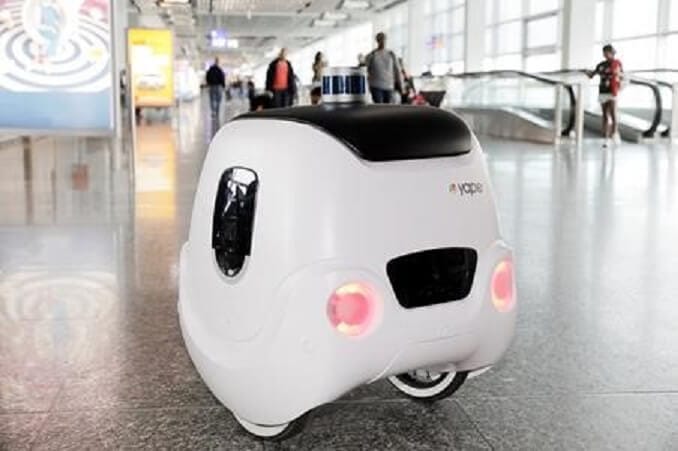 Fraport y e-Novia probaron el robot guía YAPE en el aeropuerto de Frankfurt