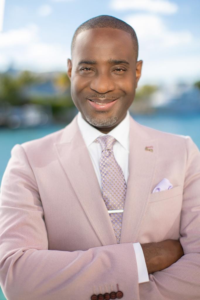 El Dr. R. Kenneth Romer nomenat director general adjunt del Ministeri de Turisme, Inversions i Aviació de les Bahames