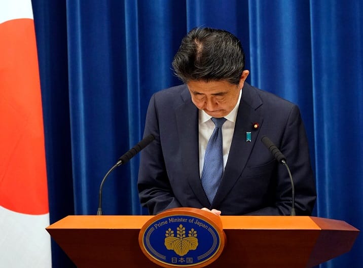 Japans premierminister Abe kalder det op