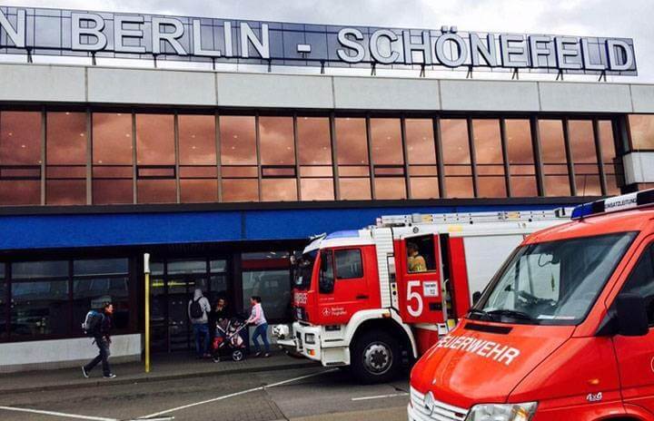 بمب جنگ جهانی دوم فرودگاه برلین-شوئنفلد را تعطیل می کند