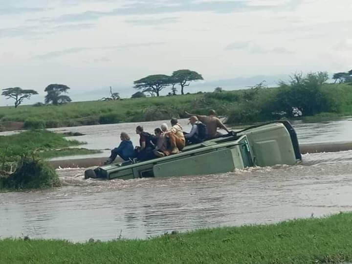 მდინარე ნილოსი მოწყენილია, გარეული და მომაკვდინებელი: კატასტროფა აღმოსავლეთ აფრიკაში