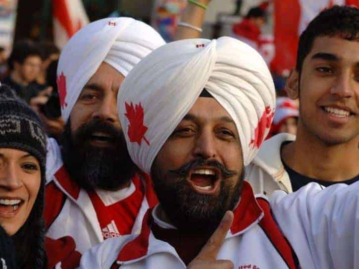 Intia varoittaa "viharikoksista" kansalaisilleen Kanadassa