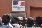 Francia cierra embajada y retira a diplomáticos de Níger
