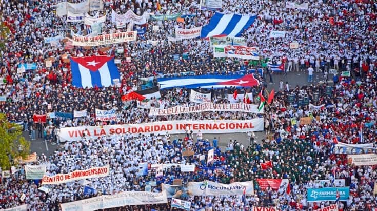 Žádný plyn: Kuba ruší prvomájový průvod poprvé od roku 1959