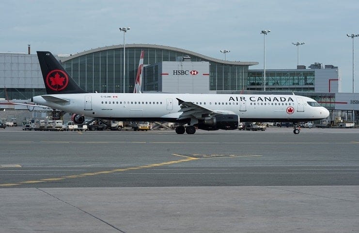 Air Canada maliteghachiri ụgbọ elu si Toronto gaa Port of Spain, Trinidad