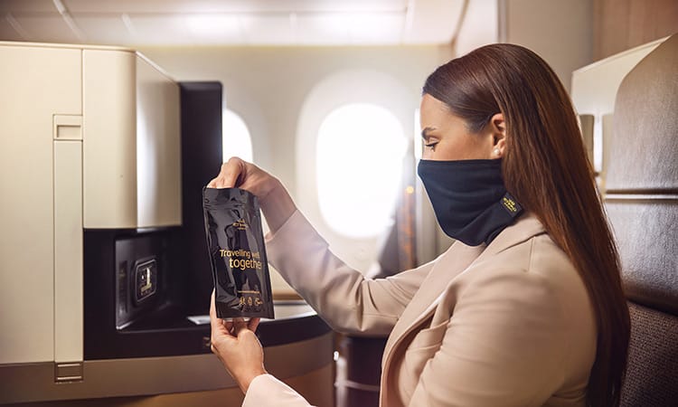 Etihad Airways presenta una nova màscara facial per a passatgers premium