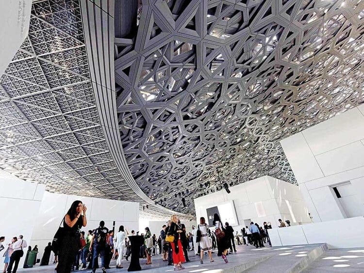 Louvre Abu Dhabi e keteka selemo sa eona sa selemo sa bobeli le baeti ba 2,000,000